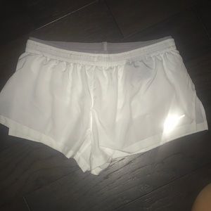 WHITE NIKE SHORTS